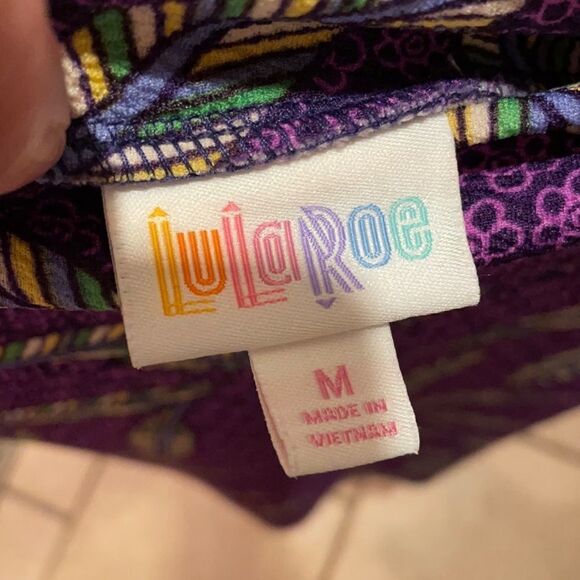 ✨LuLaRoe Purple Feather & Flower Cassie Skirt - Picture 4 of 7